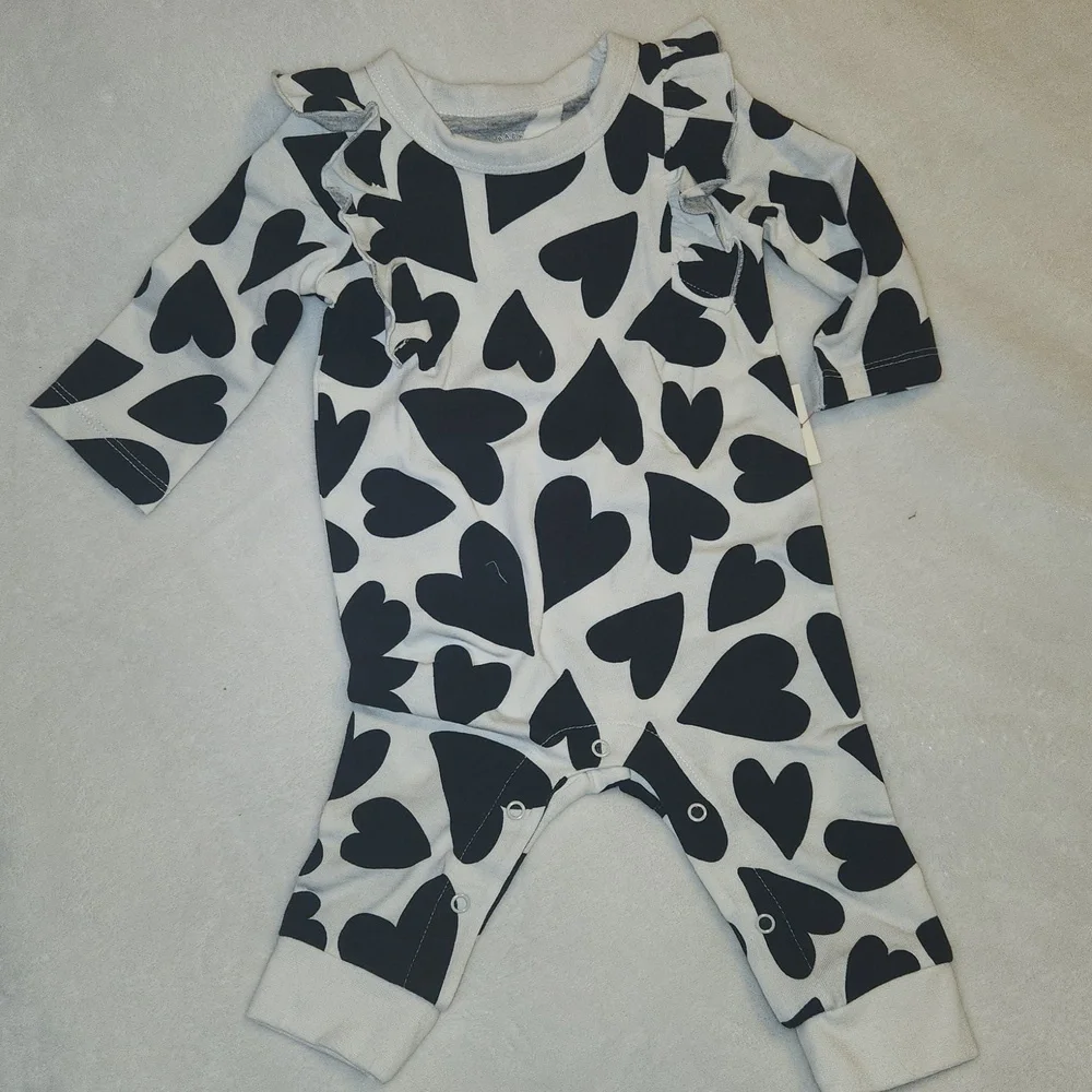 Cat & Jack, Baby 0-3 Months, Valentines, Heart Print Baby Outfit Set